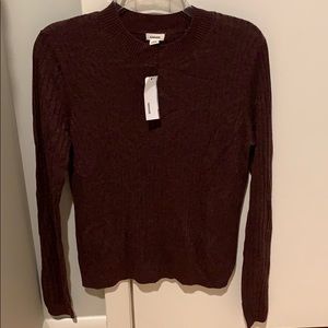 maroon sweater